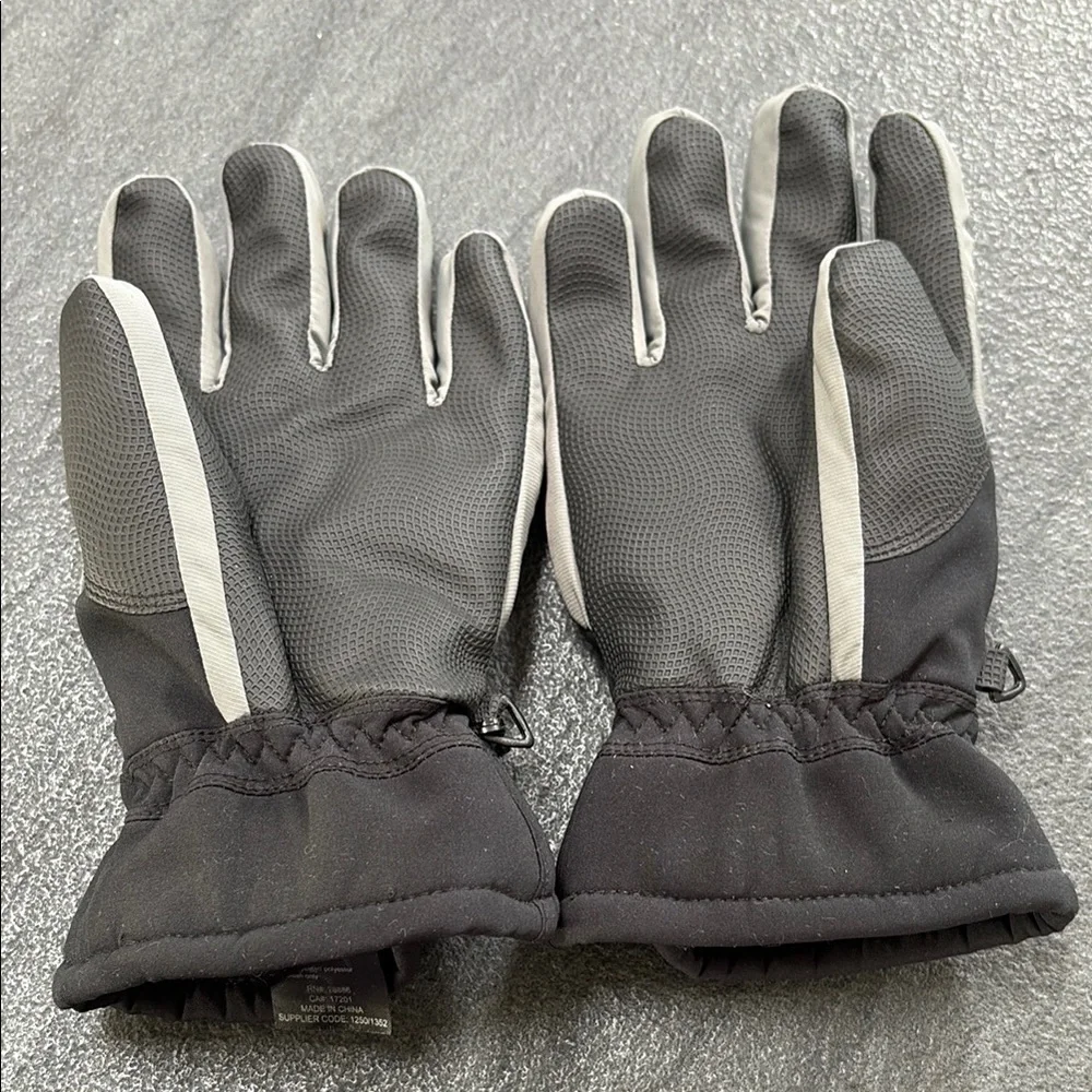 EUC Kid’s Rossignol Black and Gray Winter Gloves XL